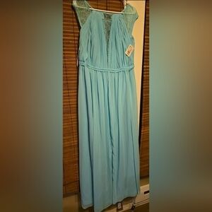 Davids Bridal pool blue  formal  dress/gown size 16 Homecoming Brides Maid